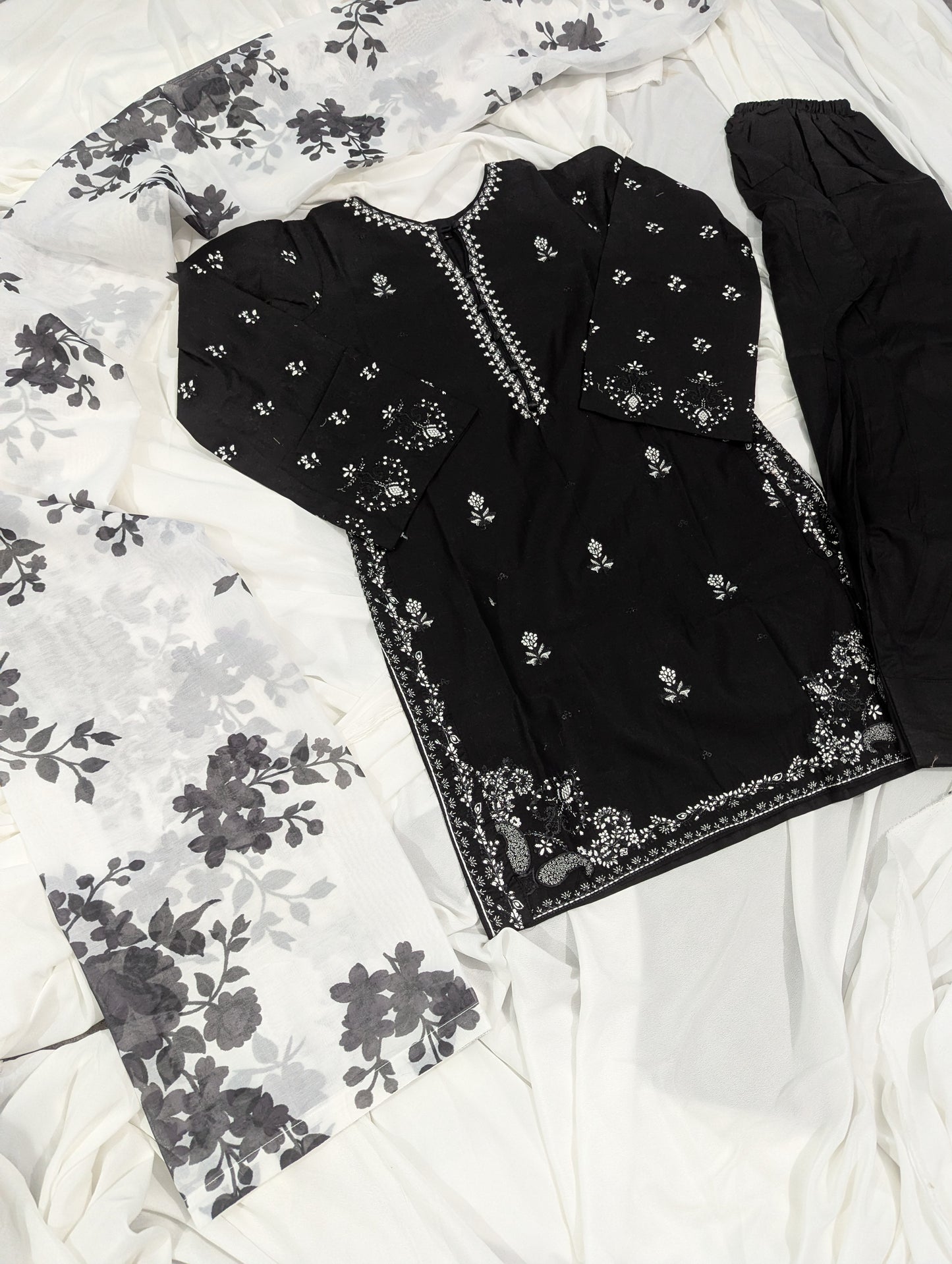 BLACK 3 PC EMBROIDERY