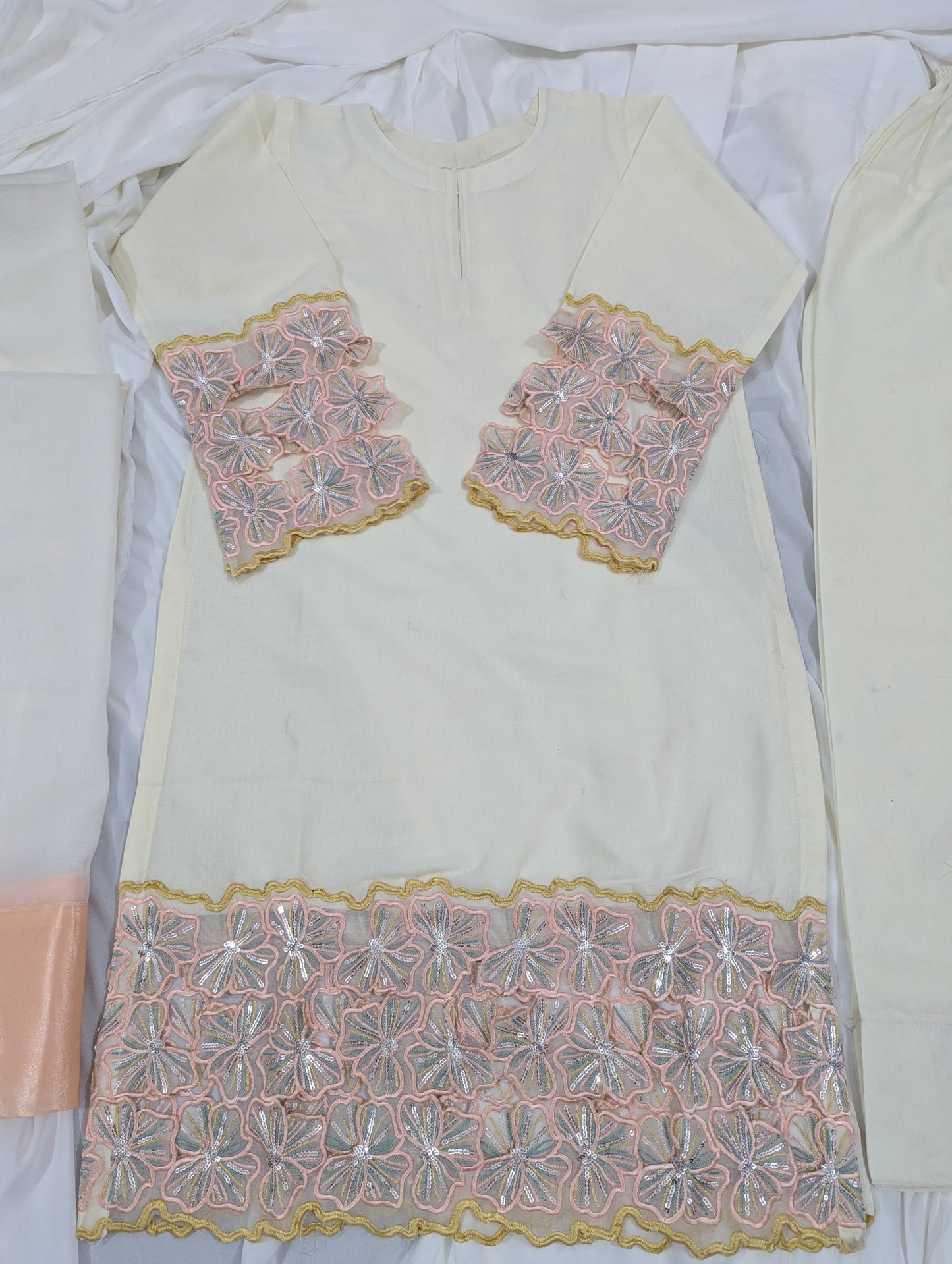 DOVE 3 PC EMBROIDERY