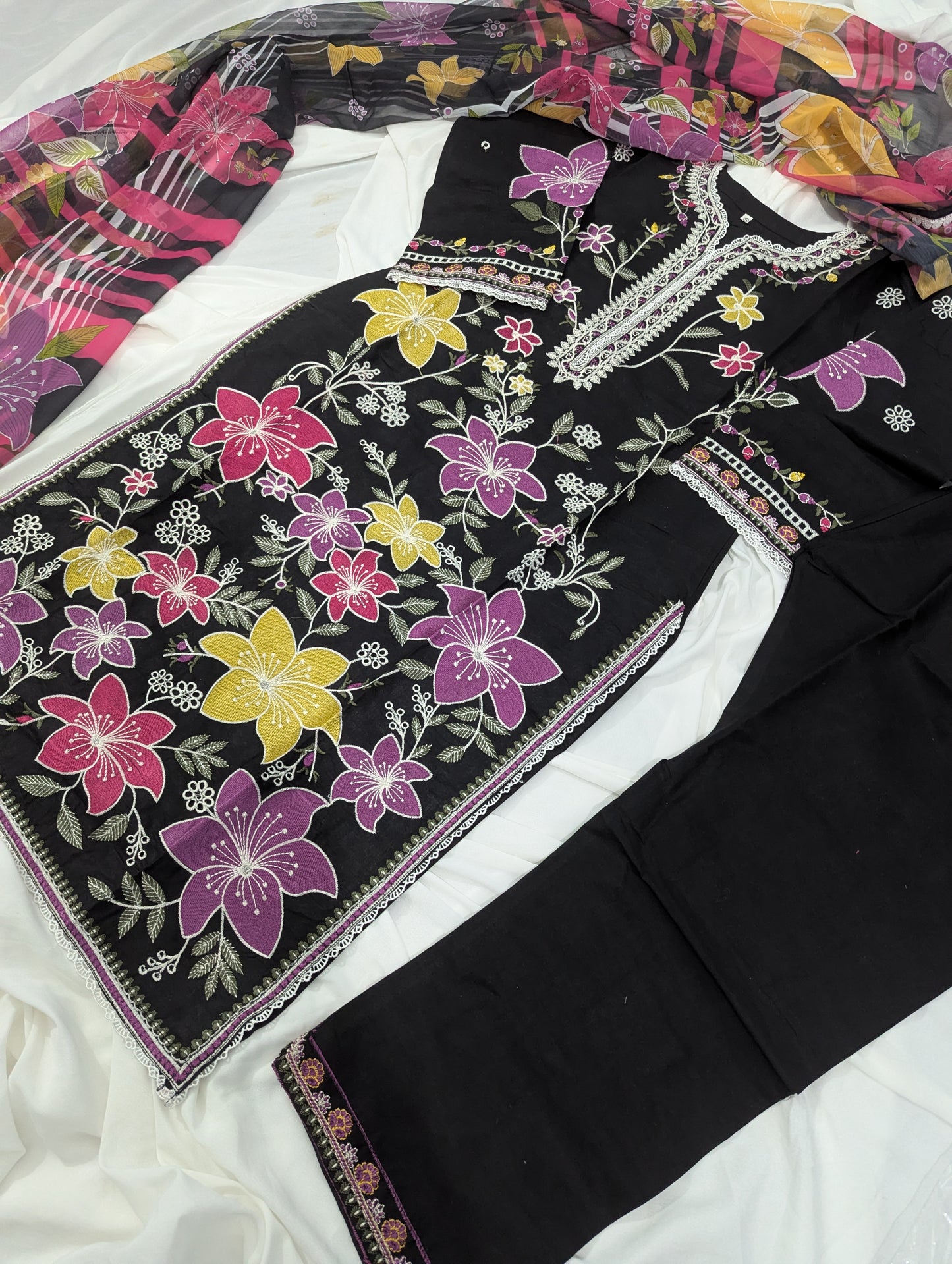 BLACK LOVE 3 PC EMBROIDERY