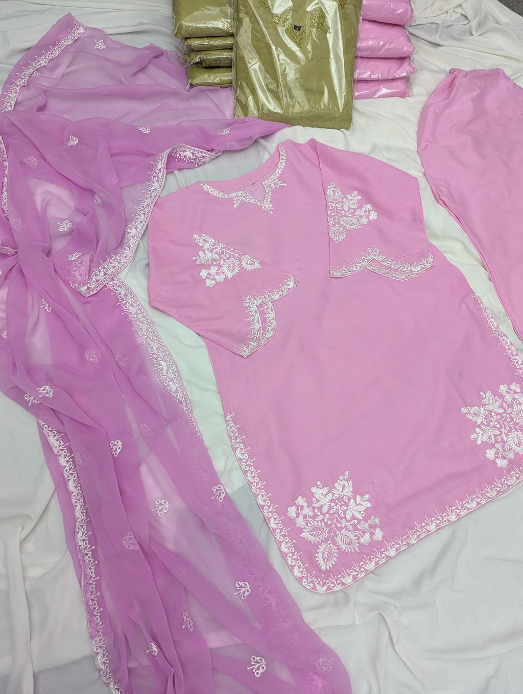 GULABI NOOR
