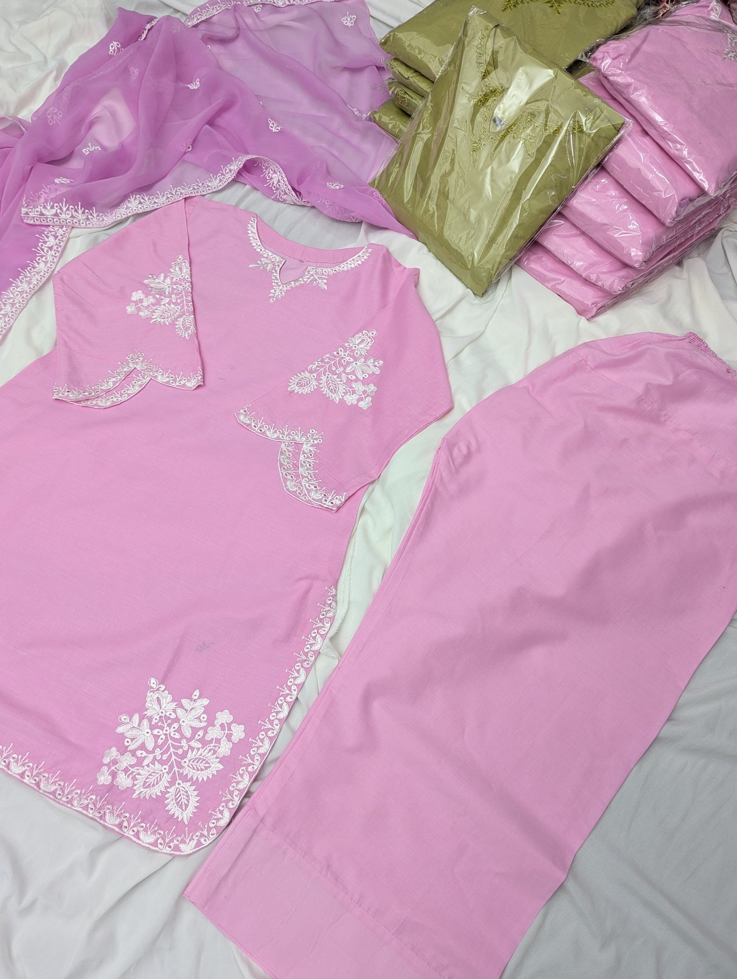 GULABI NOOR